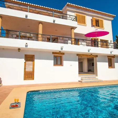 Abahana Villas Basetes 别墅 贝尼萨